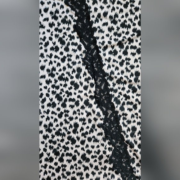 Marilyn Monroe Intimates Animal Print Chemise - Picture 2 of 7